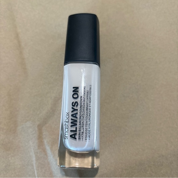 Smashbox Always on Skin-Balancing Foundation - F10n-1.0 oz /30ml - Picture 3 of 12